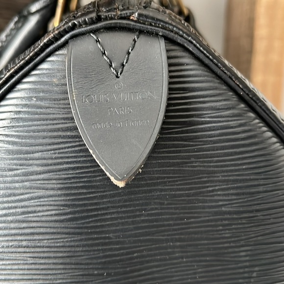 Authentic LV Epi Speedy 25 - Picture 8 of 15